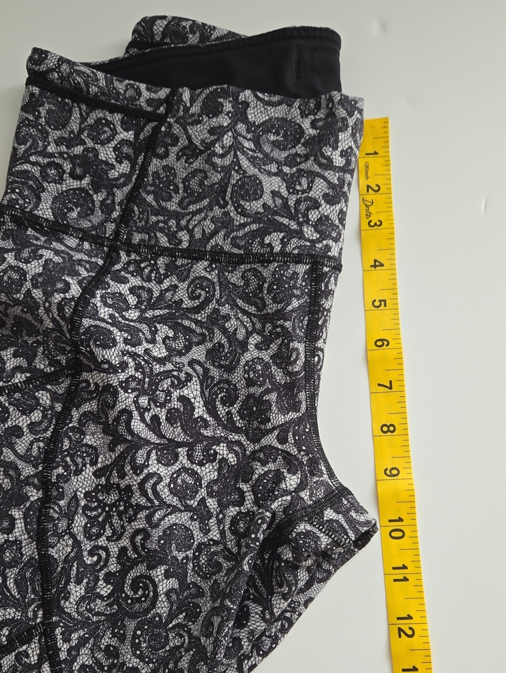 Lululemon Black/Grey Lace Pattern Crops | Mesh Inset | Back Leg Logo - Picture 7 of 11